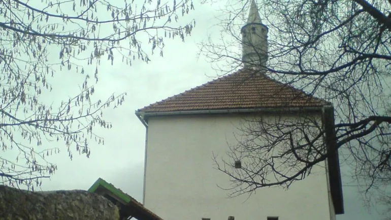 Džamija u Starom gradu Šturliću